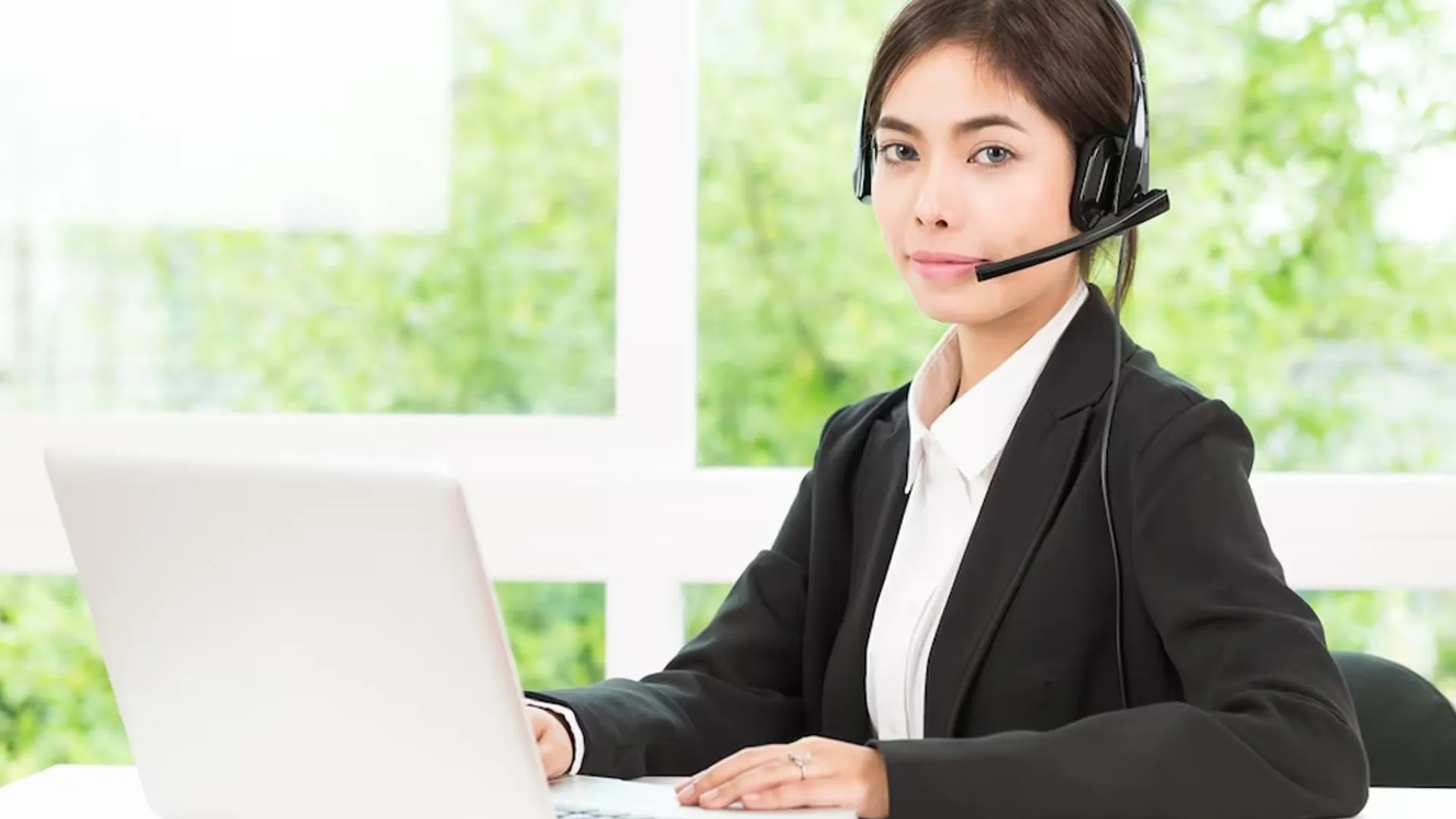 Đội ngũ hỗ trợ khách hàng F8 Bet 24/7